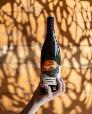 🎄 Vánoce bez stresu? Začněte výběrem správné lahve! ✨ Vůně jehličí, cukroví a... skvělého vína. To k sobě prostě patří. ❤️...